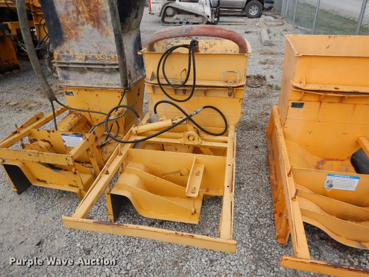 image for item DM4266 1991 Gomaco GT6200 curb machine
