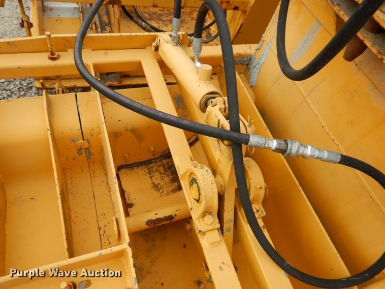 image for item DM4266 1991 Gomaco GT6200 curb machine