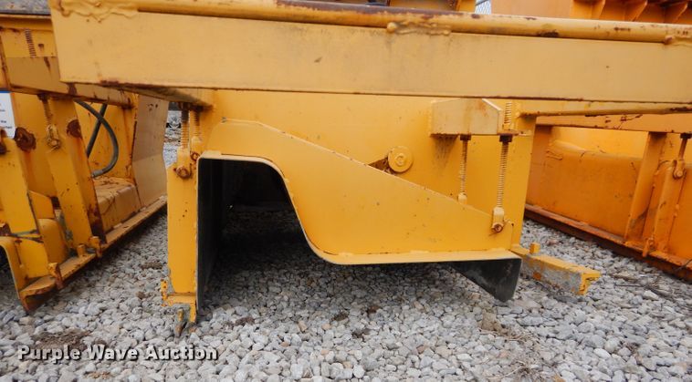 image for item DM4266 1991 Gomaco GT6200 curb machine