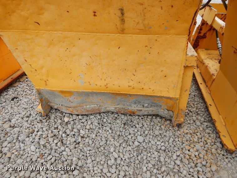 image for item DM4266 1991 Gomaco GT6200 curb machine