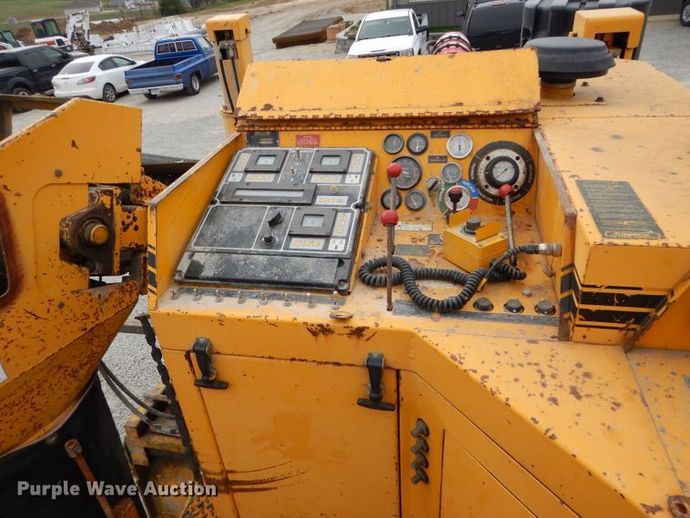 image for item DM4267 1996 Gomaco GT3600 curb machine