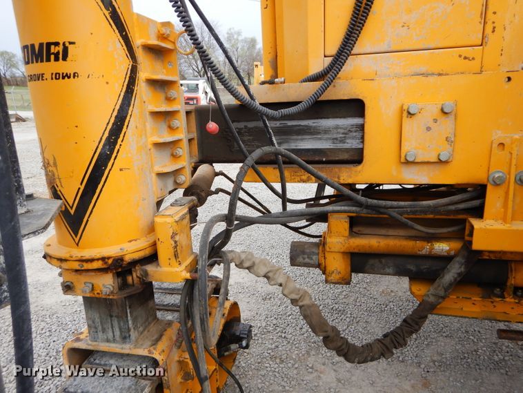 image for item DM4267 1996 Gomaco GT3600 curb machine