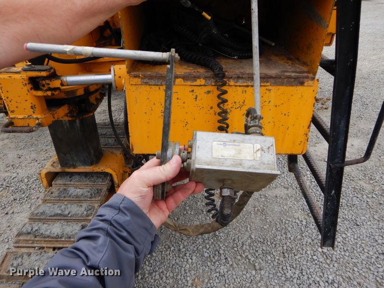 image for item DM4267 1996 Gomaco GT3600 curb machine