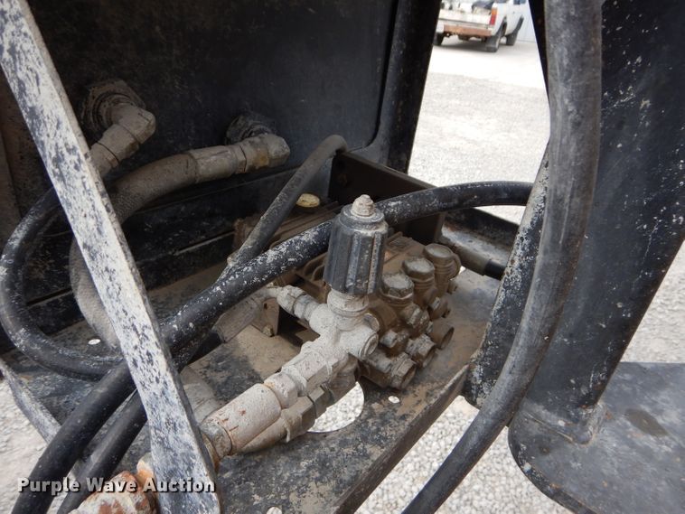 image for item DM4267 1996 Gomaco GT3600 curb machine