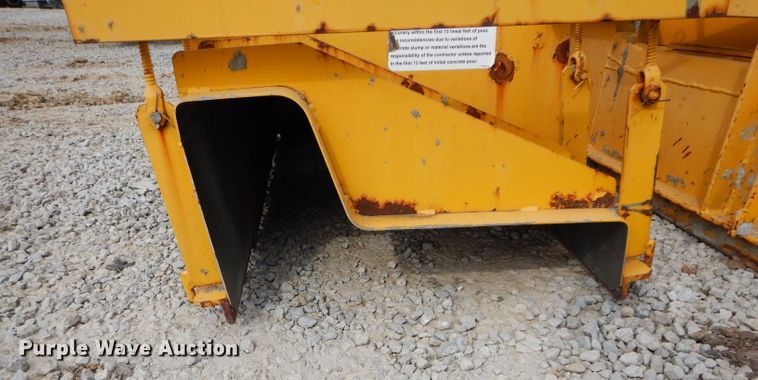 image for item DM4267 1996 Gomaco GT3600 curb machine