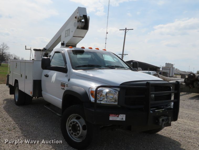 image for item DN5759 2010 Dodge Ram 5500HD  bucket truck