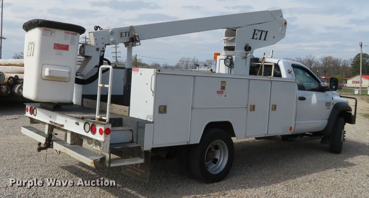 image for item DN5759 2010 Dodge Ram 5500HD  bucket truck