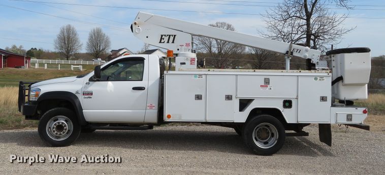 image for item DN5759 2010 Dodge Ram 5500HD  bucket truck