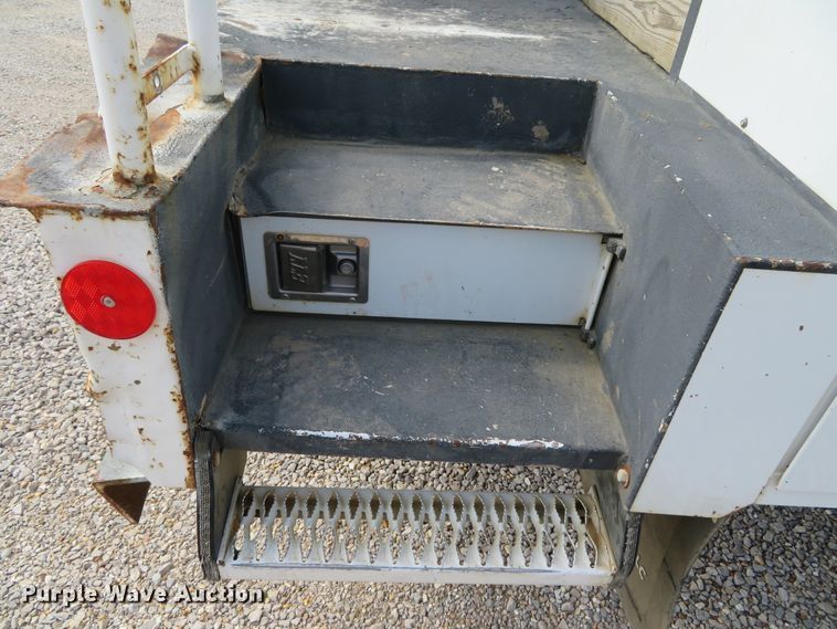 image for item DN5759 2010 Dodge Ram 5500HD  bucket truck