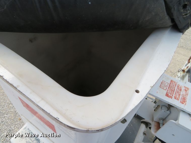 image for item DN5759 2010 Dodge Ram 5500HD  bucket truck