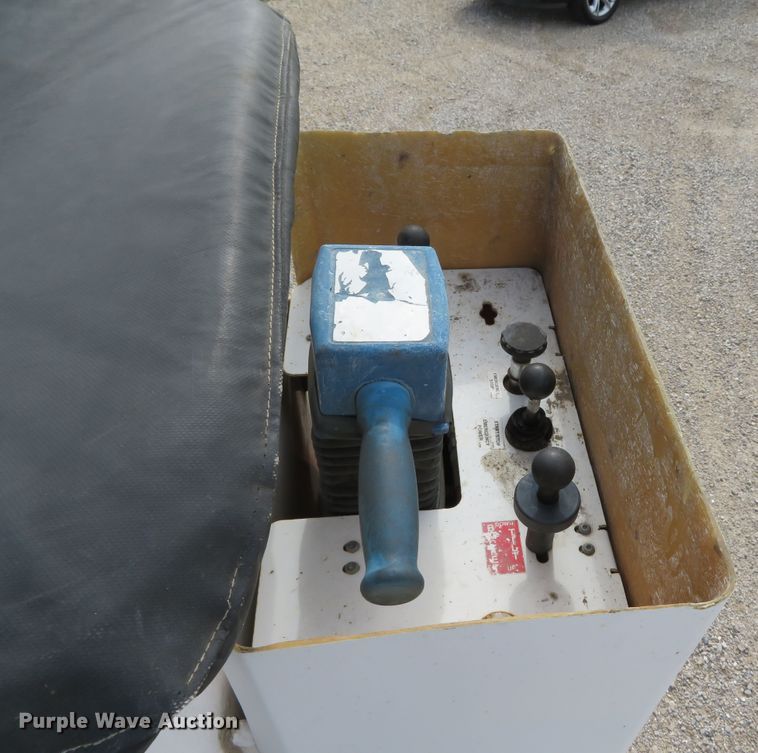 image for item DN5759 2010 Dodge Ram 5500HD  bucket truck