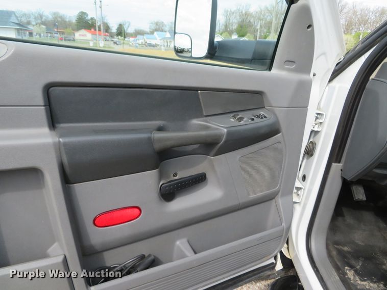 image for item DN5759 2010 Dodge Ram 5500HD  bucket truck