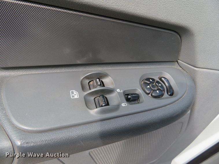 image for item DN5759 2010 Dodge Ram 5500HD  bucket truck