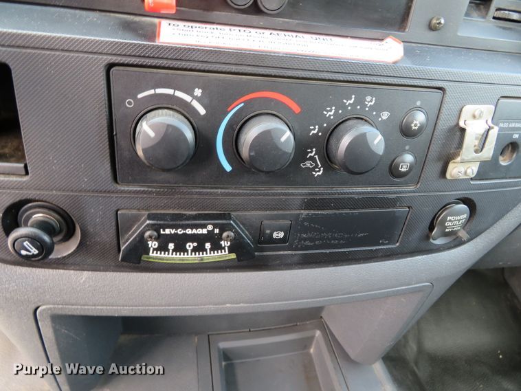 image for item DN5759 2010 Dodge Ram 5500HD  bucket truck