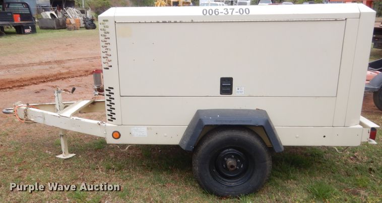 image for item ET9147 2010 Ingersoll Rand XP375WIR-T3  air compressor