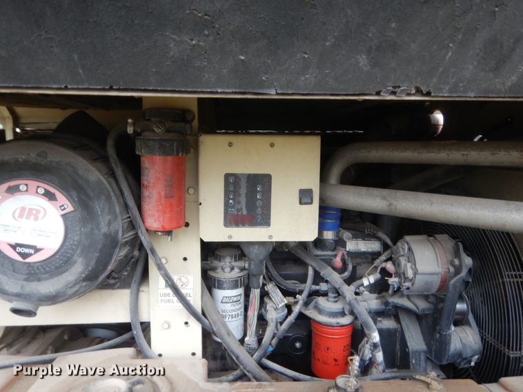 image for item ET9147 2010 Ingersoll Rand XP375WIR-T3  air compressor