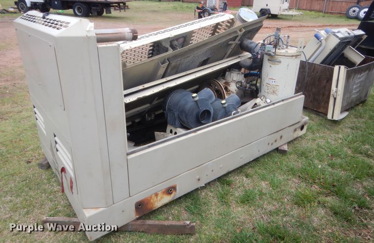image for item ET9149 2005 Ingersoll Rand XP375WIR  air compressor