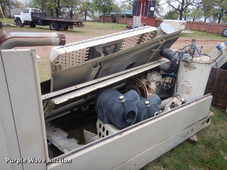 image for item ET9149 2005 Ingersoll Rand XP375WIR  air compressor