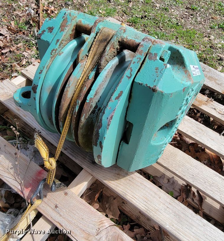 image for item FL9173 Johnson 20T12RTC crane block with hook