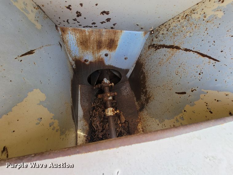 image for item FL9174 Finn B40  straw blower