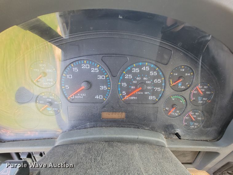 image for item FL9175 2005 International 4300  pressure digger derrick truck