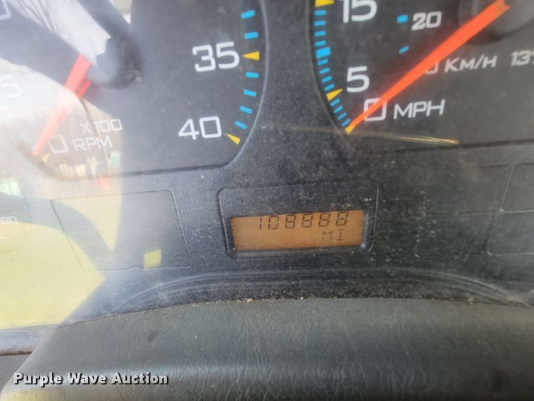 image for item FL9175 2005 International 4300  pressure digger derrick truck