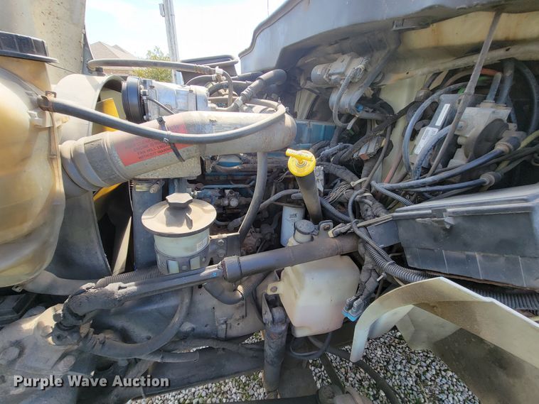 image for item FL9175 2005 International 4300  pressure digger derrick truck