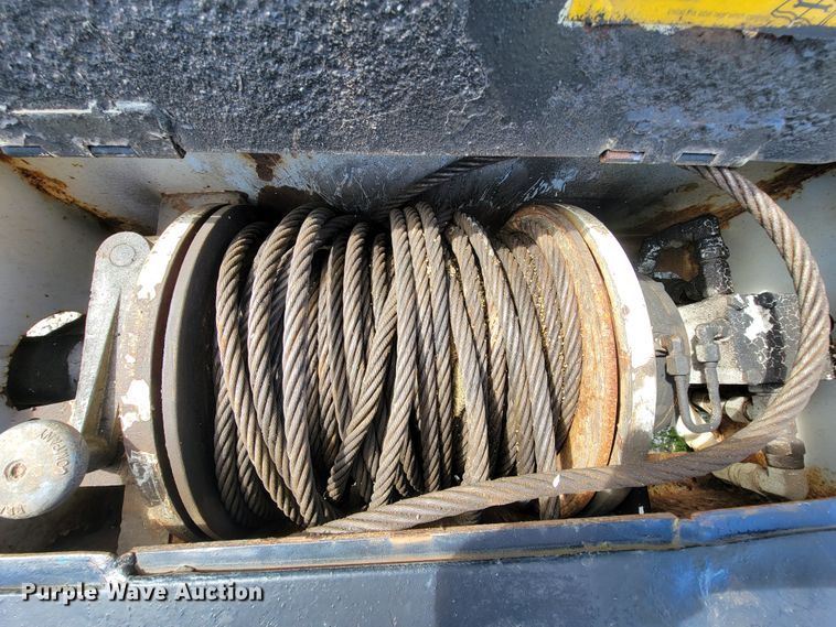 image for item FL9175 2005 International 4300  pressure digger derrick truck