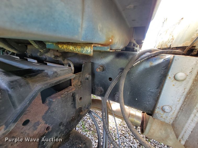 image for item FL9175 2005 International 4300  pressure digger derrick truck