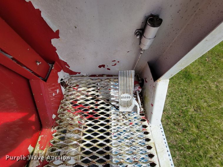 image for item FL9175 2005 International 4300  pressure digger derrick truck