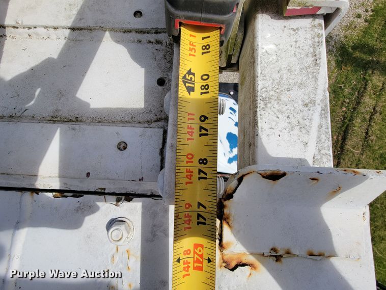 image for item FL9175 2005 International 4300  pressure digger derrick truck