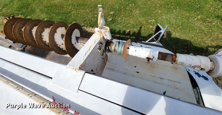 image for item FL9175 2005 International 4300  pressure digger derrick truck