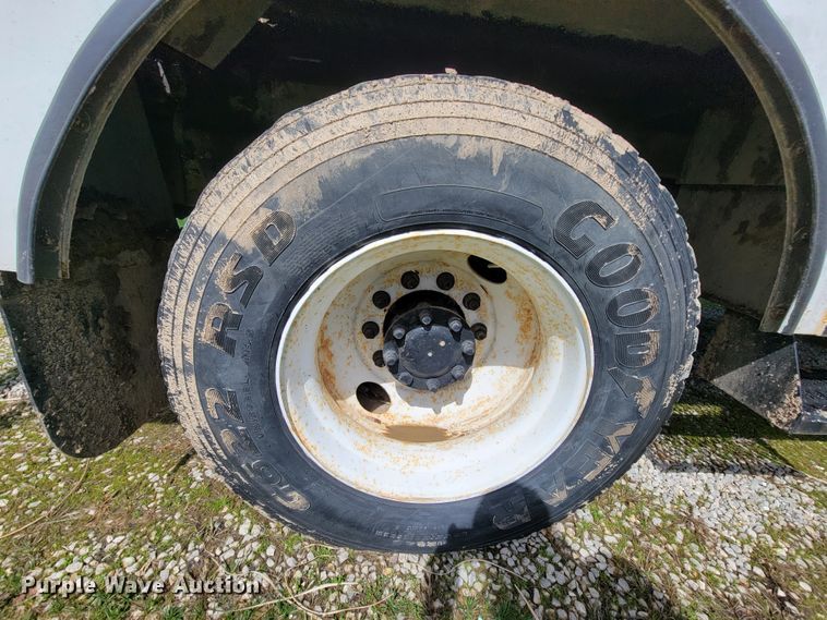 image for item FL9175 2005 International 4300  pressure digger derrick truck