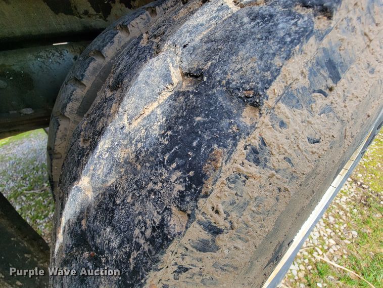 image for item FL9175 2005 International 4300  pressure digger derrick truck