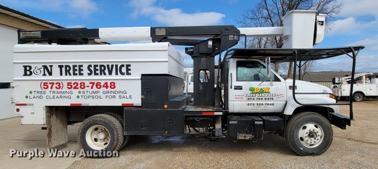 image for item FL9177 2001 GMC C7500  forestry bucket truck