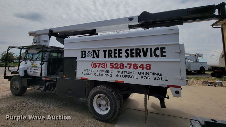 image for item FL9177 2001 GMC C7500  forestry bucket truck
