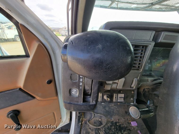 image for item FL9177 2001 GMC C7500  forestry bucket truck