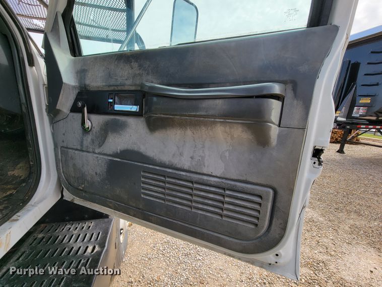 image for item FL9177 2001 GMC C7500  forestry bucket truck