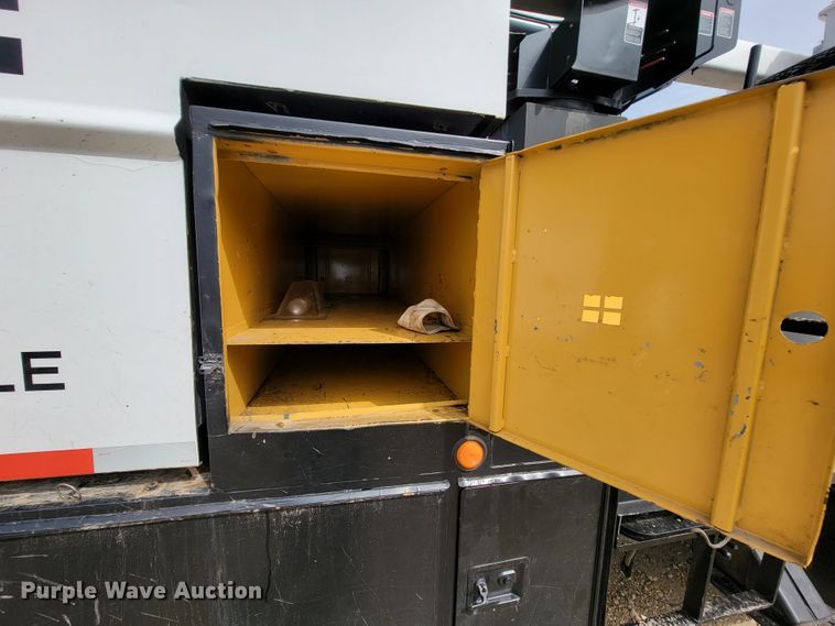 image for item FL9177 2001 GMC C7500  forestry bucket truck