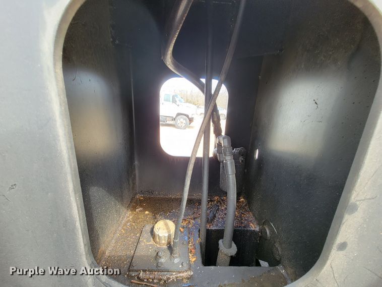 image for item FL9177 2001 GMC C7500  forestry bucket truck