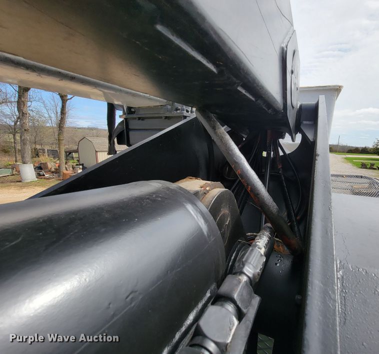 image for item FL9177 2001 GMC C7500  forestry bucket truck