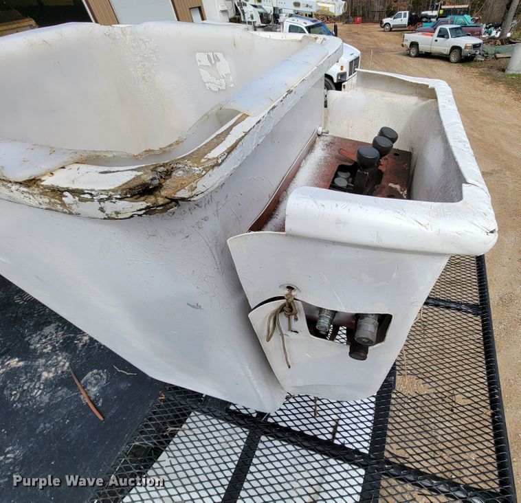 image for item FL9177 2001 GMC C7500  forestry bucket truck