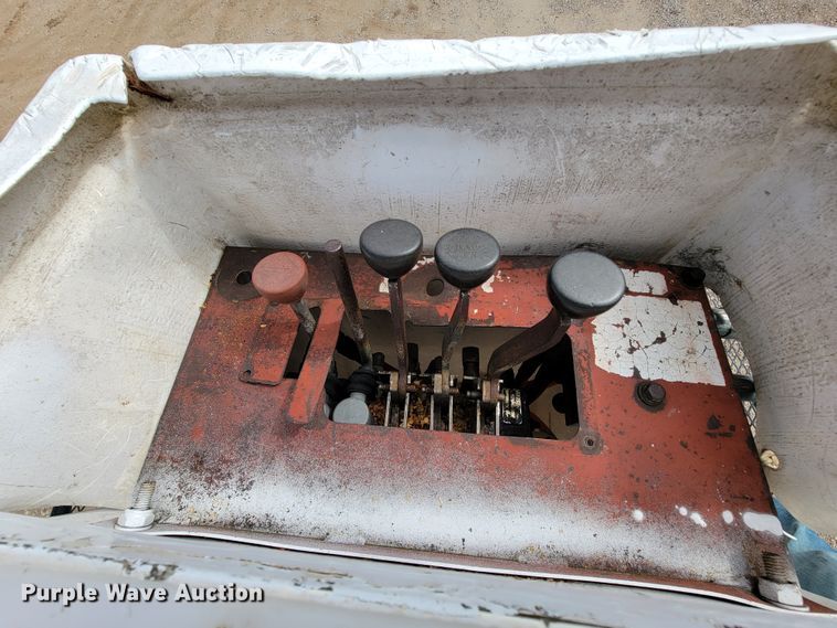 image for item FL9177 2001 GMC C7500  forestry bucket truck