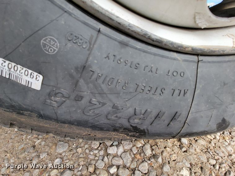 image for item FL9177 2001 GMC C7500  forestry bucket truck