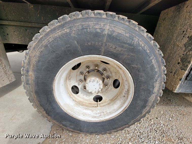 image for item FL9177 2001 GMC C7500  forestry bucket truck