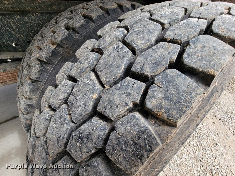 image for item FL9177 2001 GMC C7500  forestry bucket truck