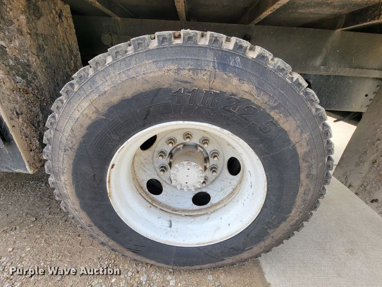 image for item FL9177 2001 GMC C7500  forestry bucket truck