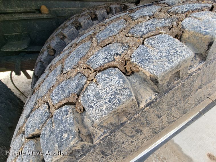 image for item FL9177 2001 GMC C7500  forestry bucket truck