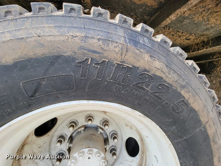 image for item FL9177 2001 GMC C7500  forestry bucket truck