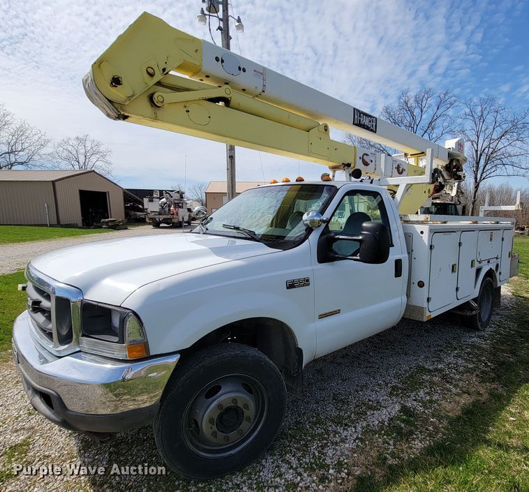 image for item FL9178 2004 Ford F550 Super Duty  bucket truck